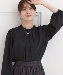 SHOO・LA・RUE（シューラルー）の「【洗濯機可/裏地つき】プチフリルで上品に クルーネックブラウス（シャツ/ブラウス）」