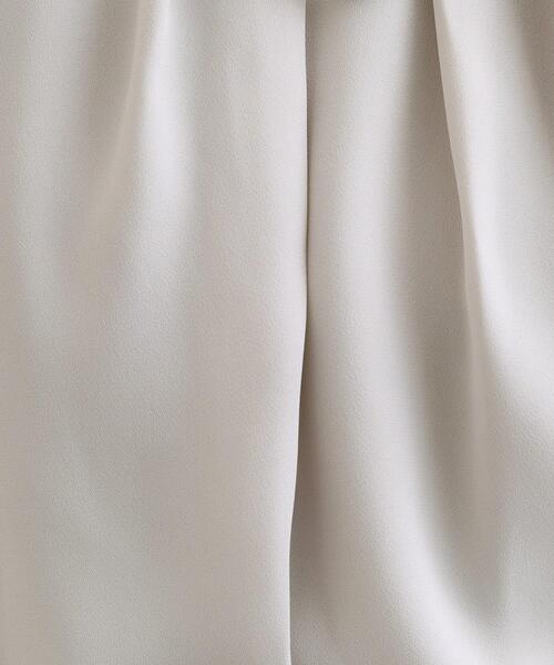 SHOO・LA・RUE（シューラルー）の「【洗濯機可/裏地つき】プチフリルで上品に クルーネックブラウス（シャツ/ブラウス・レディース・オフホワイト/ブラック/ライトベージュ・05/04/03/02/01）」の7枚目の写真