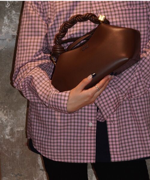 GANNI(ガニー)の「GANNI / ガニー Ganni Bou Bag Small(ショルダーバッグ・レディース・ブラック/ブラウン・FREE)」の5枚目の写真