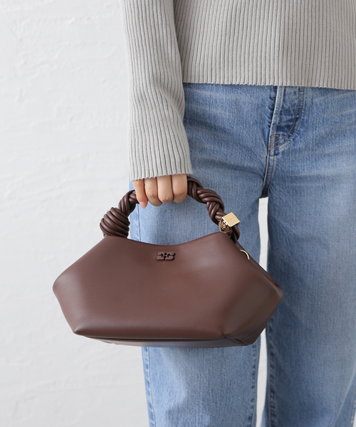 GANNI(ガニー)の「GANNI / ガニー Ganni Bou Bag Small(ショルダーバッグ・レディース・ブラック/ブラウン・FREE)」の18枚目の写真