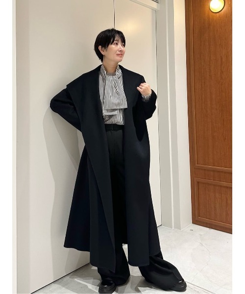 ESTNATION(エストネーション)の「ESSENCEOFLUXURY / ストライプハイネックブラウス(シャツ/ブラウス・レディース・ダークグレー・36/38)」の8枚目の写真