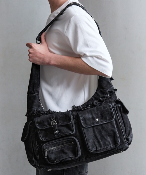 CLEL(クレイル)の「【CLEL】Fringe/Basic Denim Shoulder Bag / フリンジ/ベーシック デニムショルダーバッグ(ショルダーバッグ・メンズ・ブラック系/グレー/ブルー系・FREE)」の1枚目の写真