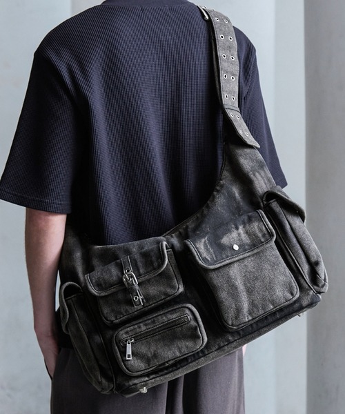 CLEL(クレイル)の「【CLEL】Fringe/Basic Denim Shoulder Bag / フリンジ/ベーシック デニムショルダーバッグ(ショルダーバッグ・メンズ・ブラック系/グレー/ブルー系・FREE)」の2枚目の写真
