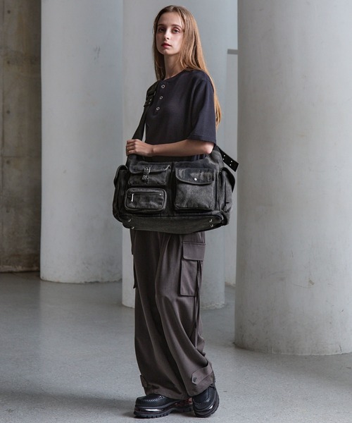 CLEL(クレイル)の「【CLEL】Fringe/Basic Denim Shoulder Bag / フリンジ/ベーシック デニムショルダーバッグ(ショルダーバッグ・メンズ・ブラック系/グレー/ブルー系・FREE)」の6枚目の写真