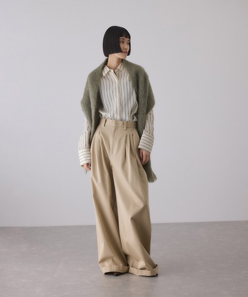 ADAM ET ROPE'(アダムエロペ)の「3タックワイドチノパンツ(チノパンツ・レディース・ベージュ/ネイビー・36/38)」の3枚目の写真