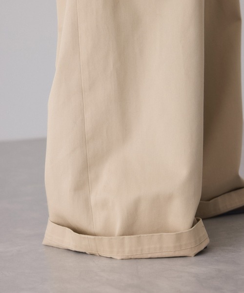 ADAM ET ROPE'(アダムエロペ)の「3タックワイドチノパンツ(チノパンツ・レディース・ベージュ/ネイビー・36/38)」の11枚目の写真