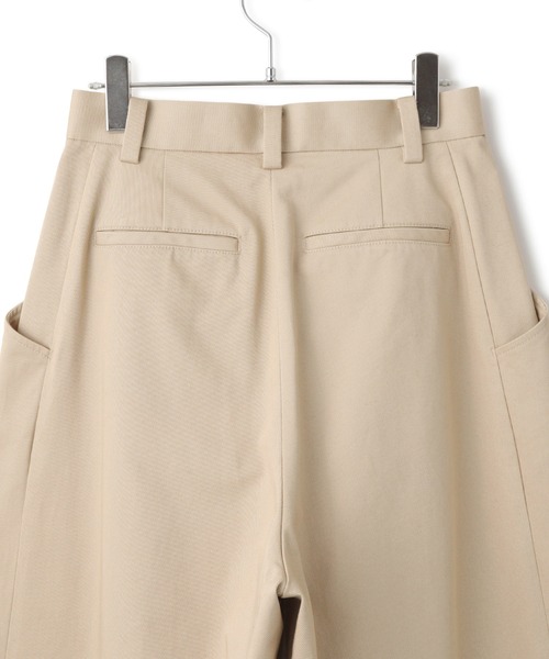 ADAM ET ROPE'(アダムエロペ)の「3タックワイドチノパンツ(チノパンツ・レディース・ベージュ/ネイビー・36/38)」の18枚目の写真