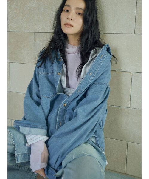 Ungrid（アングリッド）の「ポケットデザインデニムシャツ（シャツ/ブラウス・レディース・ブラック/ブルー・FREE）」の4枚目の写真