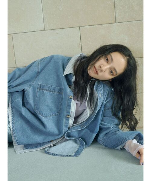 Ungrid（アングリッド）の「ポケットデザインデニムシャツ（シャツ/ブラウス・レディース・ブラック/ブルー・FREE）」の5枚目の写真