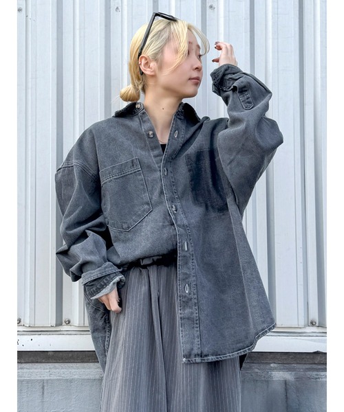 Ungrid（アングリッド）の「ポケットデザインデニムシャツ（シャツ/ブラウス・レディース・ブラック/ブルー・FREE）」の2枚目の写真