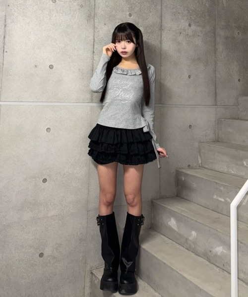 Lae（レイ）の「ラインストーンフリルロングTシャツ（Tシャツ/カットソー・レディース・グレー・SMALL/MEDIUM）」の7枚目の写真