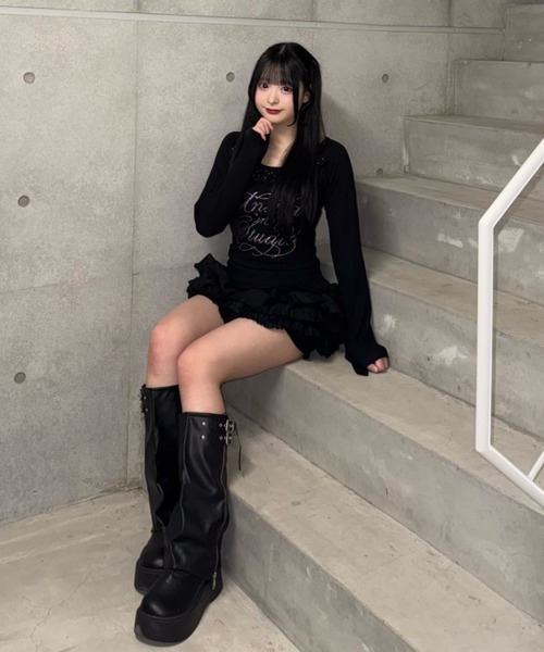 Lae（レイ）の「ラインストーンフリルロングTシャツ（Tシャツ/カットソー・レディース・グレー・SMALL/MEDIUM）」の4枚目の写真
