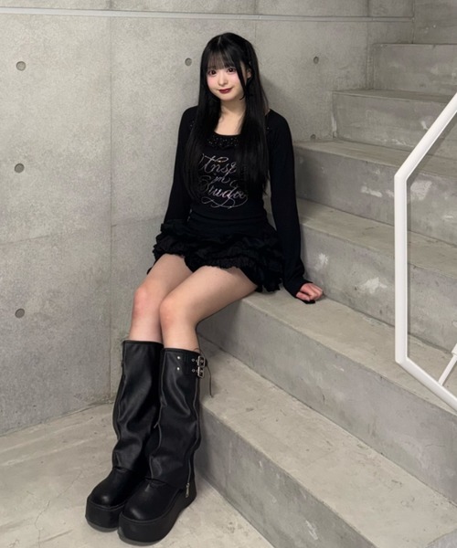 Lae（レイ）の「ラインストーンフリルロングTシャツ（Tシャツ/カットソー・レディース・グレー・SMALL/MEDIUM）」の5枚目の写真