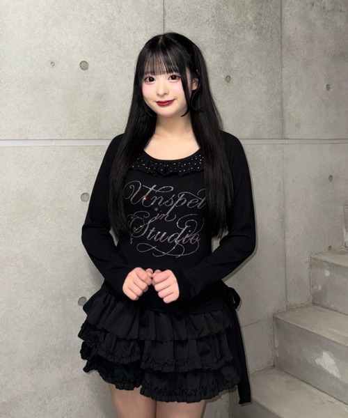 Lae（レイ）の「ラインストーンフリルロングTシャツ（Tシャツ/カットソー・レディース・グレー・SMALL/MEDIUM）」の3枚目の写真