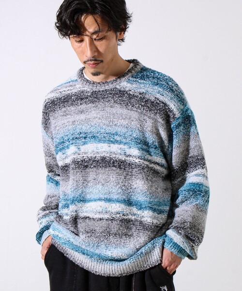 GLOSTER（グロスター）の「【ふんわり立体感】グラデーションブークレプルオーバー（ニット/セーター・メンズ・イエロー系その他/パープル系その他/ブルー系その他・S/M/L）」の9枚目の写真