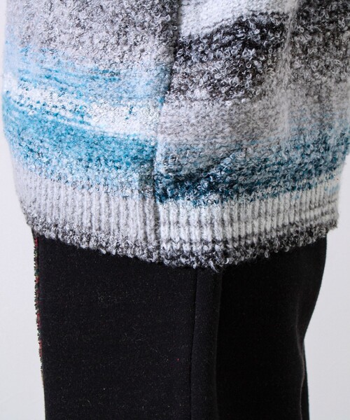 GLOSTER（グロスター）の「【ふんわり立体感】グラデーションブークレプルオーバー（ニット/セーター・メンズ・イエロー系その他/パープル系その他/ブルー系その他・S/M/L）」の12枚目の写真
