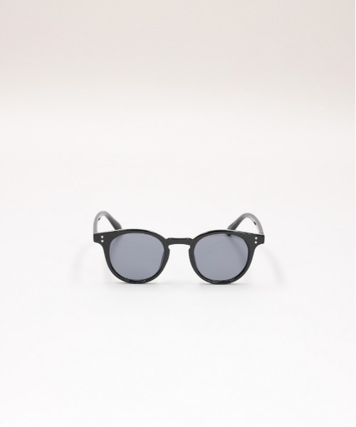 Right-on（ライトオン）の「【Right-on Basic】UVカット サングラス (ファッションアクセサリー / 軽量 / デイリーユース / シンプル)（サングラス・メンズ・ブラック・ONE SIZE）」の2枚目の写真
