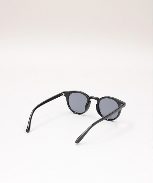 Right-on（ライトオン）の「【Right-on Basic】UVカット サングラス (ファッションアクセサリー / 軽量 / デイリーユース / シンプル)（サングラス・メンズ・ブラック・ONE SIZE）」の3枚目の写真