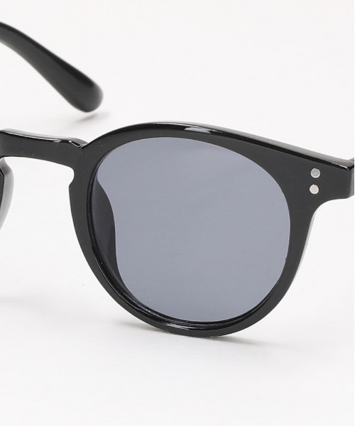 Right-on（ライトオン）の「【Right-on Basic】UVカット サングラス (ファッションアクセサリー / 軽量 / デイリーユース / シンプル)（サングラス・メンズ・ブラック・ONE SIZE）」の6枚目の写真