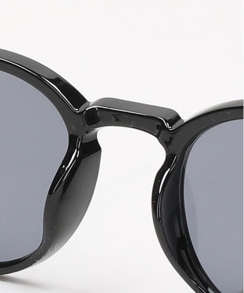 Right-on（ライトオン）の「【Right-on Basic】UVカット サングラス (ファッションアクセサリー / 軽量 / デイリーユース / シンプル)（サングラス・メンズ・ブラック・ONE SIZE）」の7枚目の写真
