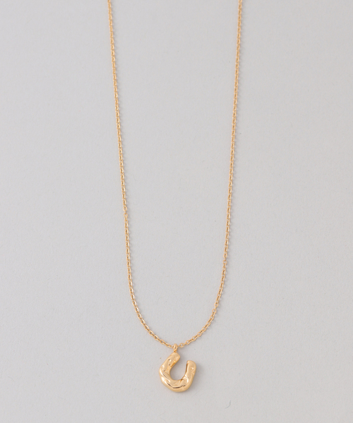 Noble(ノーブル)の「PETIT MOMENTS/プティモーメント Horse Shoe Charm Necklace(ネックレス・レディース・ゴールド・FREE)」の3枚目の写真