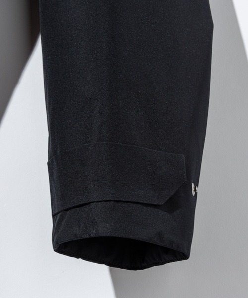 HERNO(ヘルノ)の「HERNO 2 LAYER GORETEX COAT ヘルノ ゴアテックス パーカ(モッズコート・メンズ・ブラック・48/50/46/52)」の10枚目の写真