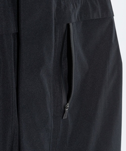 HERNO(ヘルノ)の「HERNO 2 LAYER GORETEX COAT ヘルノ ゴアテックス パーカ(モッズコート・メンズ・ブラック・48/50/46/52)」の11枚目の写真