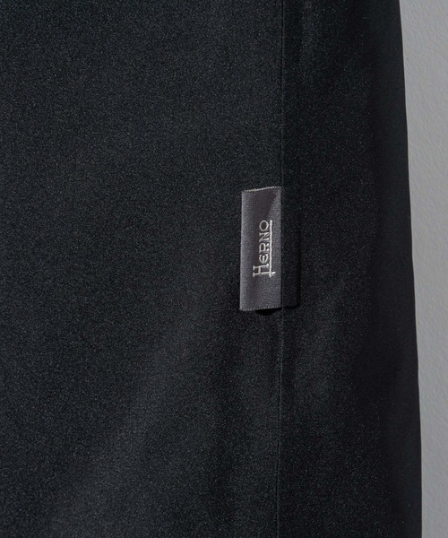 HERNO(ヘルノ)の「HERNO 2 LAYER GORETEX COAT ヘルノ ゴアテックス パーカ(モッズコート・メンズ・ブラック・48/50/46/52)」の13枚目の写真