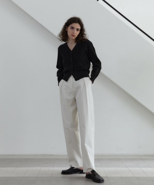 38COMEONCOMMON（38カモンコモン）の「21S V-NECK LINE RIBBED CARDIGAN (BLACK)（カーディガン/ボレロ・レディース・その他・FREE）」の3枚目の写真