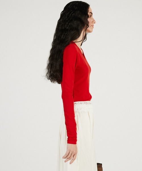 PRANK PROJECT（プランクプロジェクト）の「【2026Spring Pre-Order】ディープVネックトップ / Deep V-Neck Top（Tシャツ/カットソー・レディース・ブラック/ブラウン/レッド・FREE）」の19枚目の写真