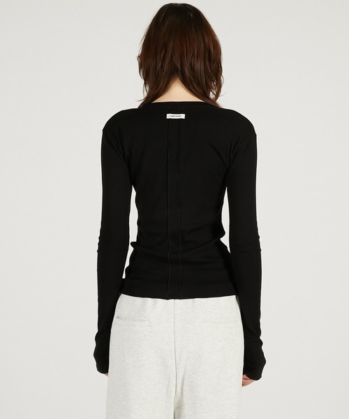 PRANK PROJECT（プランクプロジェクト）の「【2026Spring Pre-Order】ディープVネックトップ / Deep V-Neck Top（Tシャツ/カットソー・レディース・ブラック/ブラウン/レッド・FREE）」の10枚目の写真