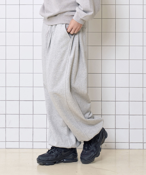 WILDROCK(ワイルドロック)の「バルーンフィットワイドパンツ_ダークグレー(スウェットパンツ・メンズ・その他・LARGE/SMALL/MEDIUM)」の2枚目の写真