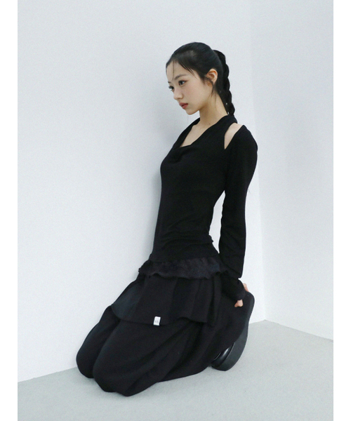 UGLY SHADOW(アグリーシャドウ)の「スカーフファーフリルTシャツ(ブラック)(Tシャツ/カットソー・レディース・その他・FREE)」の3枚目の写真
