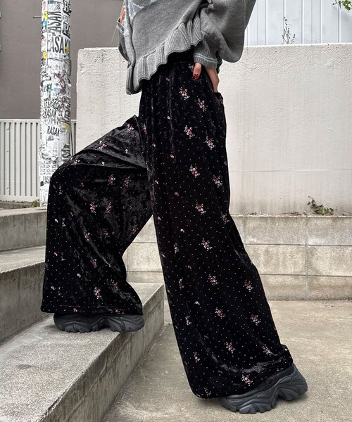 ラインストーンフラワー刺繡ベロアワイドパンツ（その他パンツ