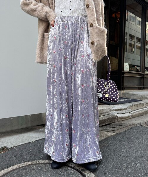 CIAOPANIC（チャオパニック）の「ラインストーンフラワー刺繡ベロアワイドパンツ（その他パンツ・レディース・パープル/ブラック/アイボリー・MEDIUM/SMALL）」の22枚目の写真