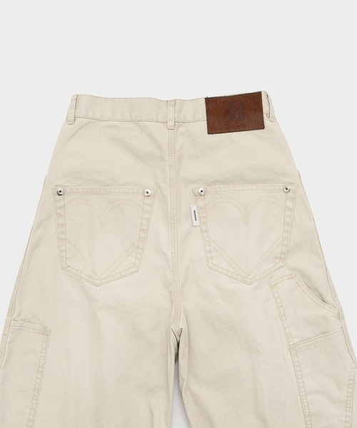 CONZ（コンズ）の「BASICKS×DUCK DOUBLE KNEE CURVED LEG PANTS（その他パンツ・レディース・オフホワイト/ブラック/ライトピンク・1/2）」の6枚目の写真