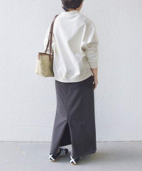 SHIPS（シップス）の「【SHIPS別注】TENNESSEE:〈洗濯機可能〉ハーフ ジップ スウェット（スウェット・レディース・アイボリー/チャコールグレー・ONE SIZE）」の15枚目の写真