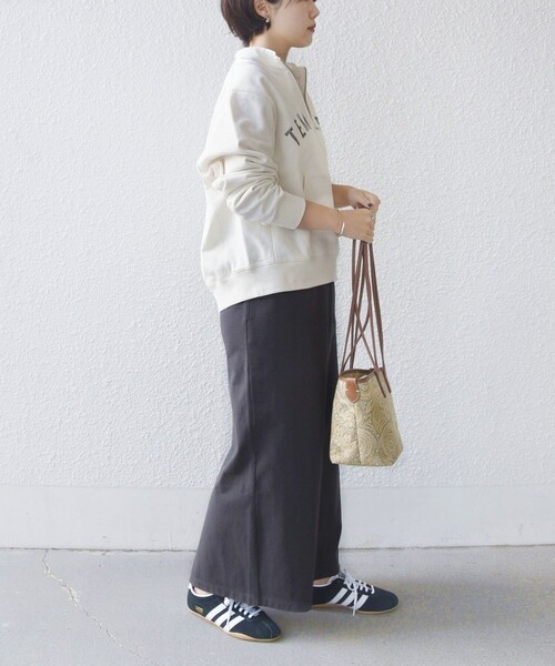 SHIPS（シップス）の「【SHIPS別注】TENNESSEE:〈洗濯機可能〉ハーフ ジップ スウェット（スウェット・レディース・アイボリー/チャコールグレー・ONE SIZE）」の16枚目の写真