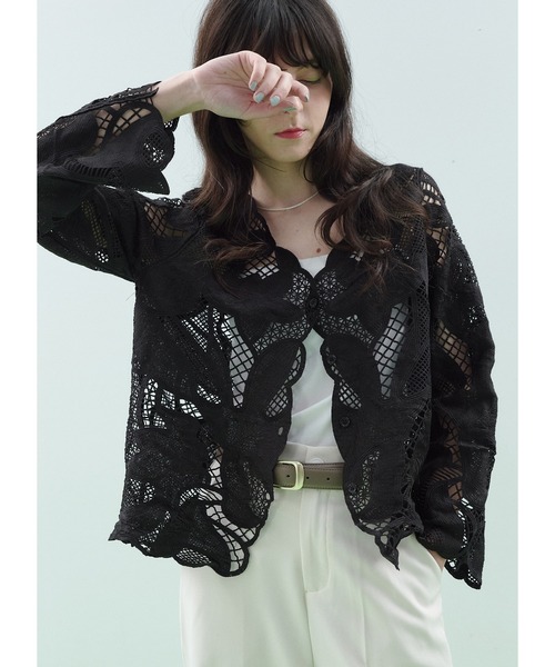 Shelly island（シェリーアイランド）の「レース編みカーディガン（カーディガン/ボレロ・レディース・ホワイト/ブラック・FREE）」の2枚目の写真