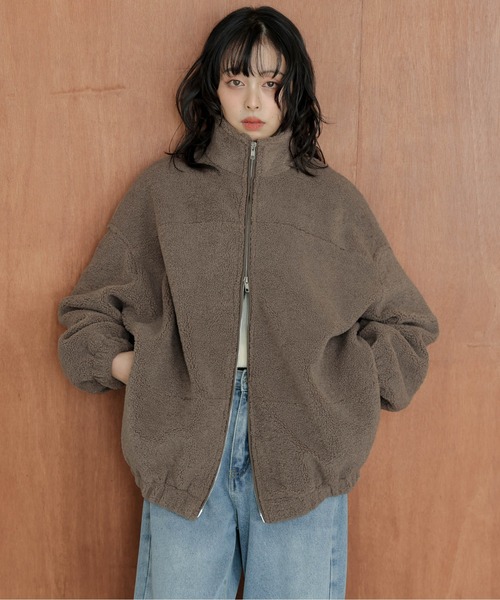 SUGAR BISKET(シュガービスケット)の「スタンドカラーボアジャケット(その他アウター・レディース・チャコールグレー/モカ/アイボリー/ブラック・フリー)」の4枚目の写真