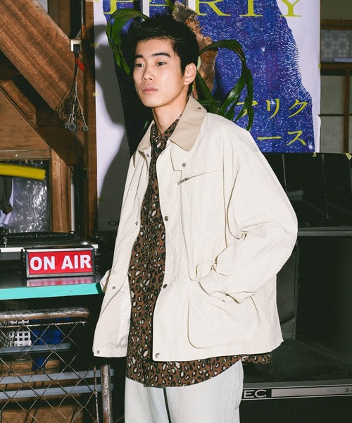 niko and...（ニコアンド）の「ハンティングブルゾン（ブルゾン・メンズ・インディゴブルー/カーキ/アイボリー・MEDIUM/LARGE）」の2枚目の写真