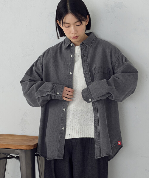 ONIGIRI（オニギリ）の「デニムビックシャツ（シャツ/ブラウス・レディース・グレー/サックスブルー・FREE）」の6枚目の写真