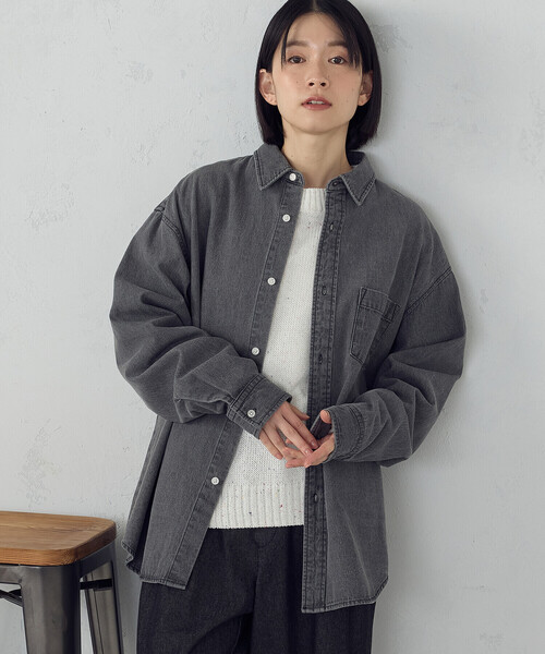 ONIGIRI（オニギリ）の「デニムビックシャツ（シャツ/ブラウス・レディース・グレー/サックスブルー・FREE）」の7枚目の写真