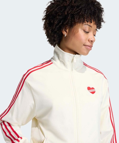 adidas（アディダス）の「ファイヤーバード トラックトップ ルーズ / ジャージ / トラックジャケット / アディダスオリジナルス adidas Originals（ジャージ・レディース・ベージュ・XX-LARGE/MEDIUM/LARGE/X-LARGE/X-SMALL/SMALL）」の3枚目の写真