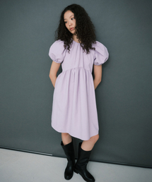 MAIS（マイス）の「ARCHED SHIRRING PUFF SLEEVE DRESS / PURPLE（ワンピース）」