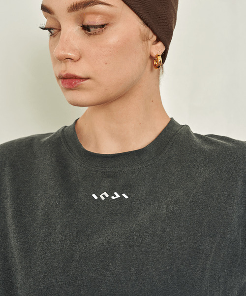 INJIACTIVE(インジアクティブ)の「パクシロゴクロップTシャツピグメントグレー(Tシャツ/カットソー・レディース・その他・ONE SIZE)」の4枚目の写真