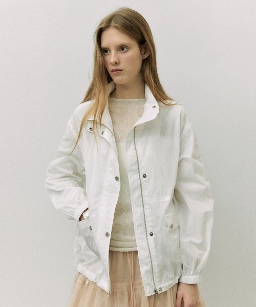 ROLAROLA（ロラロラ）の「HIGH NECK WIND JACKET WHITE（ナイロンジャケット・レディース・その他・FREE）」の2枚目の写真