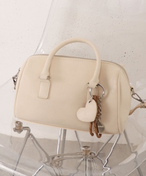 archives（アルシーヴ）の「チャーム付きボストンバッグ（ボストンバッグ・レディース・キャメル/アイボリー/ブラック・FREE）」の2枚目の写真