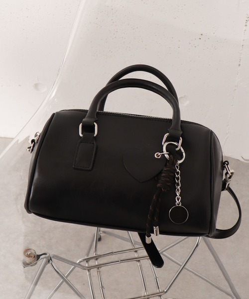 archives（アルシーヴ）の「チャーム付きボストンバッグ（ボストンバッグ・レディース・キャメル/アイボリー/ブラック・FREE）」の4枚目の写真