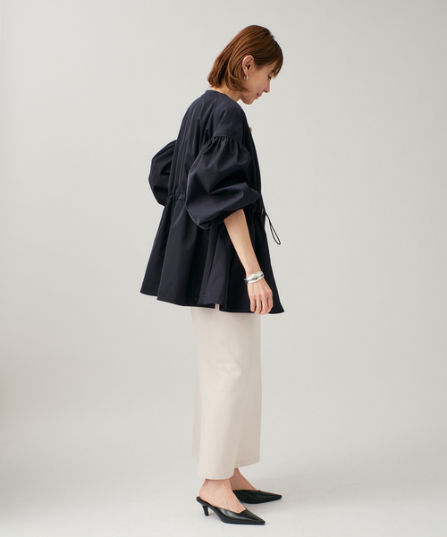 VERMEIL par iena（ヴェルメイユパーイエナ）の「《追加2》ノーカラーギャザーZIPブルゾン（その他アウター・レディース・ネイビー・FREE）」の4枚目の写真